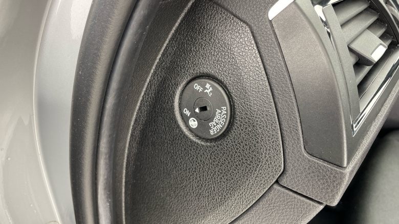 BMW 1 Series 118i [1.5] SE 5dr [Nav] Petrol Hatchback